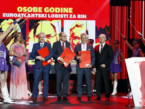 Dobitnici 'Večernjakovog pečata' za osobe godine Michael Murphy, Christian Schmidt i Johann Sattler