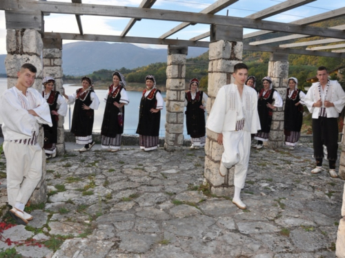 FOTO: Čuvarice snimaju spot za pjesmu 'Opadaj lišće'