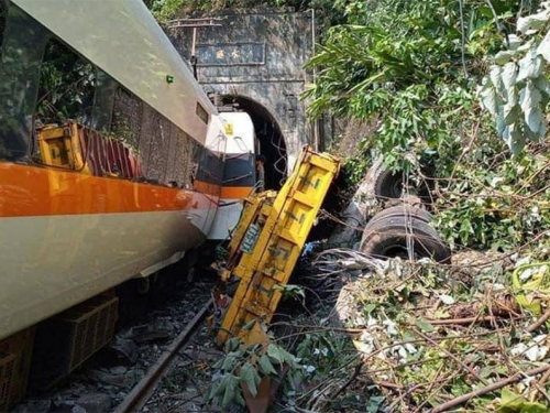 Više od 40 mrtvih u željezničkoj nesreći