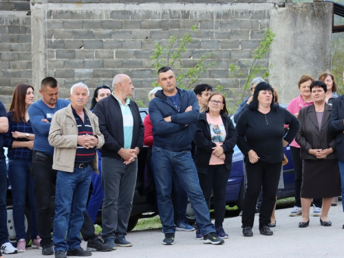 FOTO: Na Ustirami svečano otkriven spomenik poginulim i nestalim braniteljima