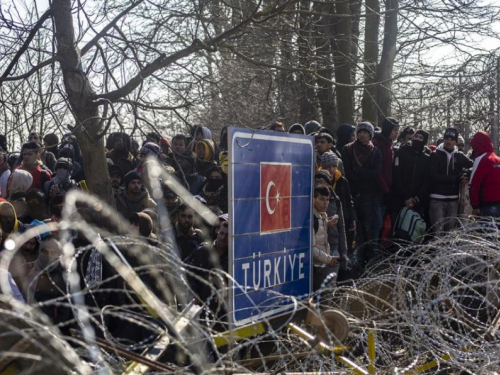 Grčki vojnici ranili nekoliko migranata