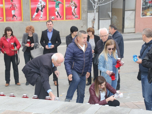 FOTO: Povodom Svih svetih u Prozoru zapaljene svijeće za poginule i preminule branitelje