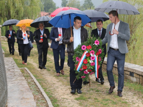 FOTO/VIDEO: Mala Gospa Rama - Šćit 2017.