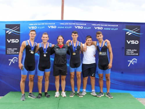 FOTO: Na Ramskom jezeru održana 10. veslačka regata