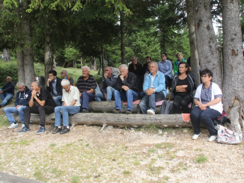 FOTO: Na Vranu služena sv. misa za poginule duvandžije