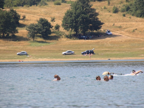 FOTO/VIDEO: Ramci spas od vrućina pronašli na Ramskom jezeru