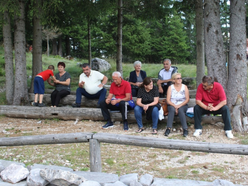 FOTO: Na Vranu služena sv. misa za poginule duvandžije