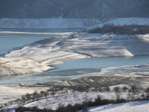 FOTO: Minusi počeli lediti Ramsko jezero