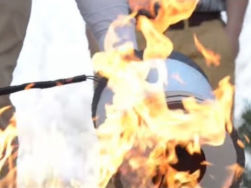VIDEO: Gase vatru koristeći zvuk!