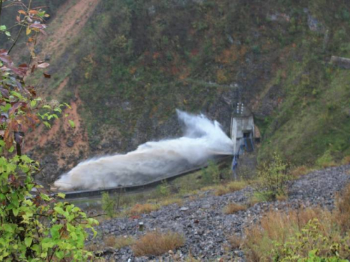 FOTO/VIDEO: Proba temeljnog ispusta brane HE Rama