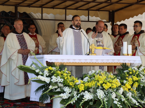 FOTO: Mlada misa fra Mislava Jozića na Šćitu