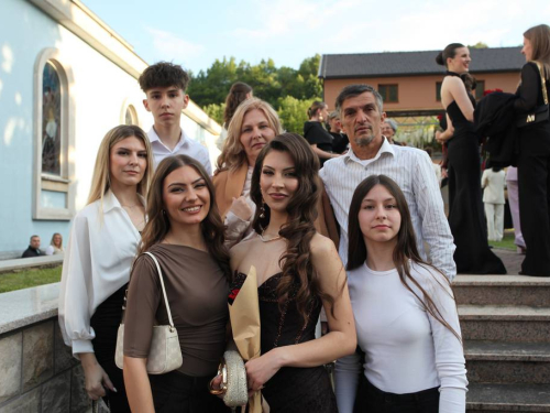 FOTO: Matura 2026. - Defile mladosti na ulicama Prozora