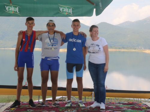 FOTO: Na Ramskom jezeru održana veslačka regata