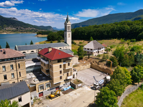 Poziv na proslavu blagoslova temelja Galerije i Knjižnice Franjevačkog samostana na Šćitu