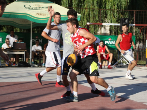 FOTO: ''General Vasilije Mitu'' iz Zagreba pobjednik 15. Streetball Rama