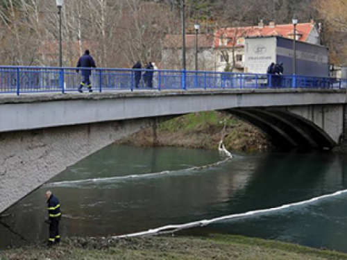 TRAGEDIJA U KNINU: Poginula peteročlana obitelj