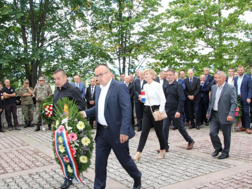 FOTO: Obilježena 26. obljetnica stradanja Hrvata na Uzdolu