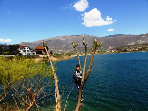 FOTO: Učenici u Eko akciji čišćenja obale Ramskog jezera