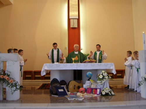 FOTO: Sv. Misa za početak nove katehetske i školske godine u župi Prozor