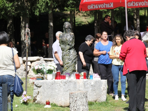 FOTO/VIDEO: Na Vran planini služena misa za poginule duvandžije