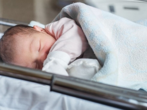 Ministar najavio: 1.000 KM jednokratne podrške za svako novorođeno dijete u FBiH