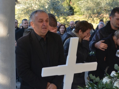 FOTO: Iz Mostara ispraćena tijela četvero poginulih studenata iz Slavonije