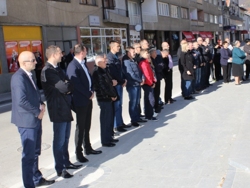 FOTO: Povodom Svih svetih u Prozoru zapaljene svijeće za poginule i preminule branitelje