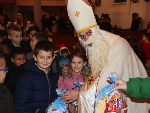 FOTO: Sv. Nikola posjetio župu Prozor