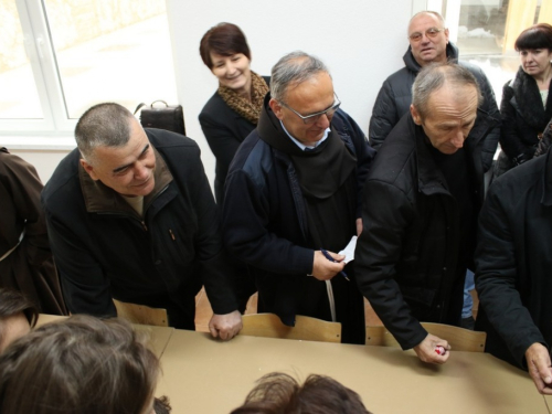 FOTO/VIDEO: Na Orašcu održan turnir u tucanju jaja