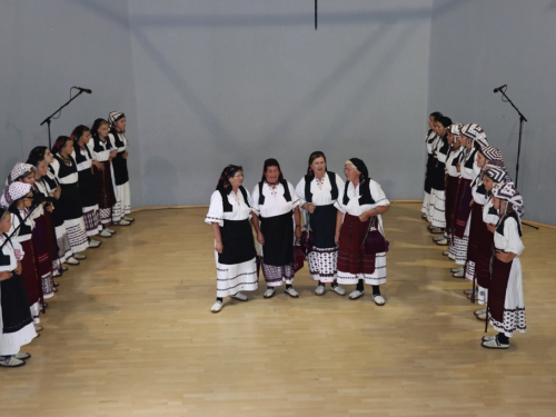 FOTO: 3. večer folklora u Prozoru - ''Običaje svoje zaboravit neću''