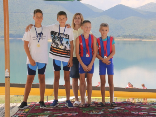 FOTO: Na Ramskom jezeru održana veslačka regata