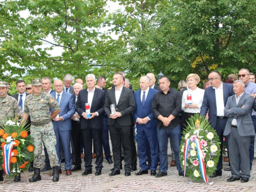 FOTO: Obilježena 26. obljetnica stradanja Hrvata na Uzdolu