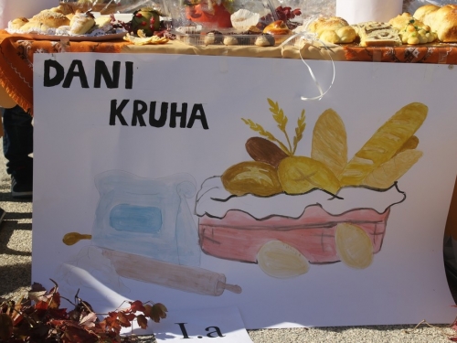FOTO: Dani kruha u OŠ fra Jeronima Vladića Ripci