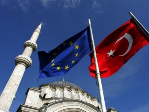 Parlament EU zatražio prekid pregovora s Turskom