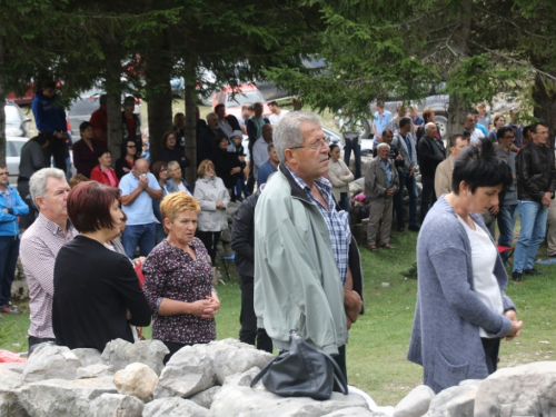 FOTO: Na Vranu služena sv. misa za poginule duvandžije