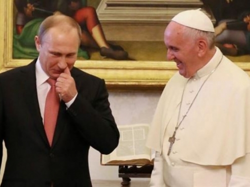 Papa: Rat u Ukrajini je možda isprovociran