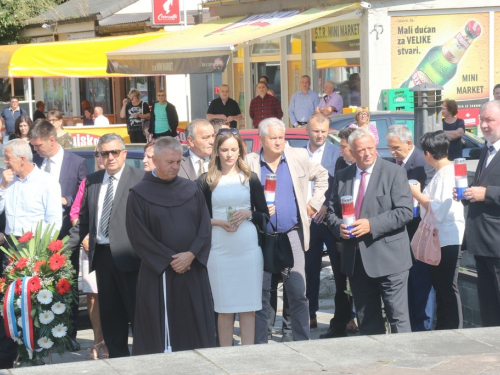 FOTO: Polaganjem vijenaca i svečanom sjednicom započelo obilježavanje Dana općine