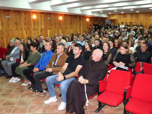 FOTO: Roman Leljak održao predavanje na Šćitu