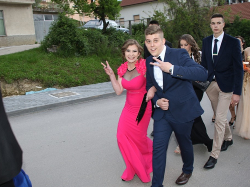 FOTO/VIDEO: Matura 2016. - Defile mladosti i ljepote na ulicama Prozora