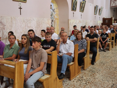 FOTO: Fra Ivo Tadić na Šćitu proslavio 25 godina svećeništva
