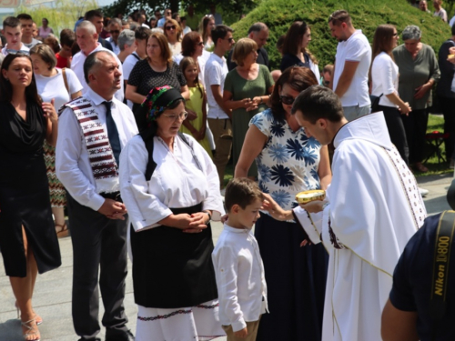 FOTO: Na Šćitu svečano proslavljena Velika Gospa i Mlada misa fra Mile Belje