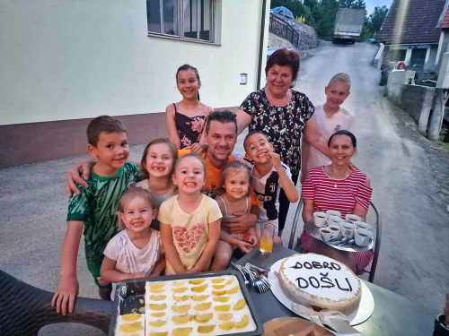 ''Anđe, ajmo mi kući'': Sedmeročlana obitelj Ćališ vratila se u Ramu