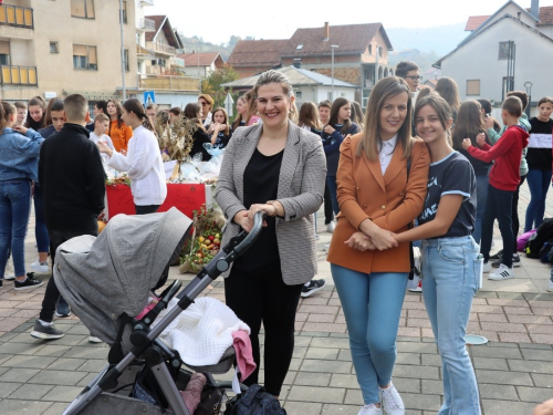 FOTO: Dani kruha u OŠ Marka Marulića Prozor