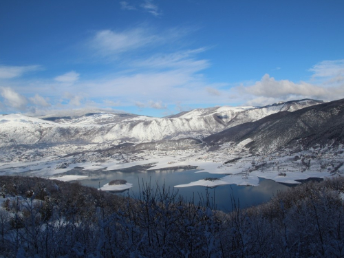 FOTO: Ramsko jezero uokvireno snježnom bjelinom i kontrastima