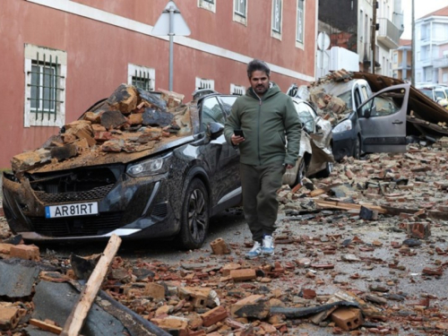 Oluja Kristin poharala Portugal i Španjolsku