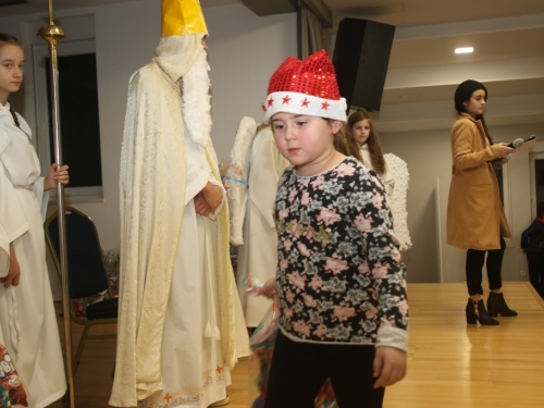 ​FOTO: Sv. Nikola razveselio mališane u Rumbocima