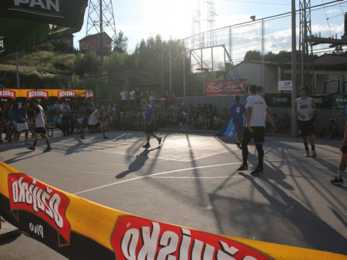 FOTO: ''General Vasilije Mitu'' iz Zagreba pobjednik 15. Streetball Rama