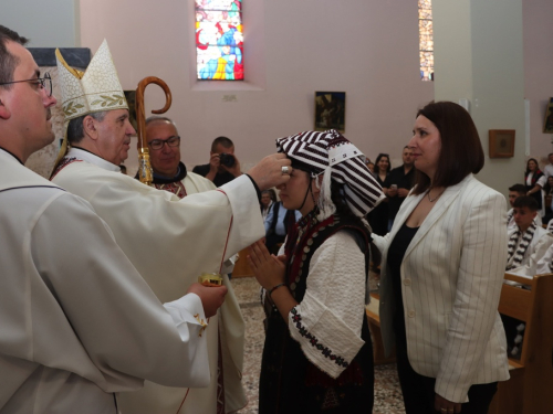 FOTO: Krizma u župi Rama-Šćit