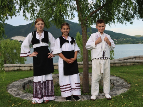 FOTO: Na Šćitu održana 5. kulturno-vjerska baština Hrvata BiH pod geslom ''Vratimo nadu zavičaju''
