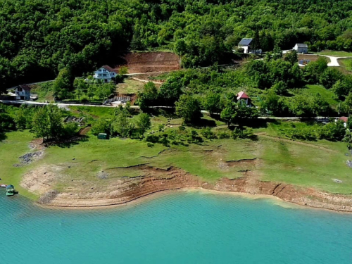 OGLAS: Prodaje se zemljište uz Ramsko jezero